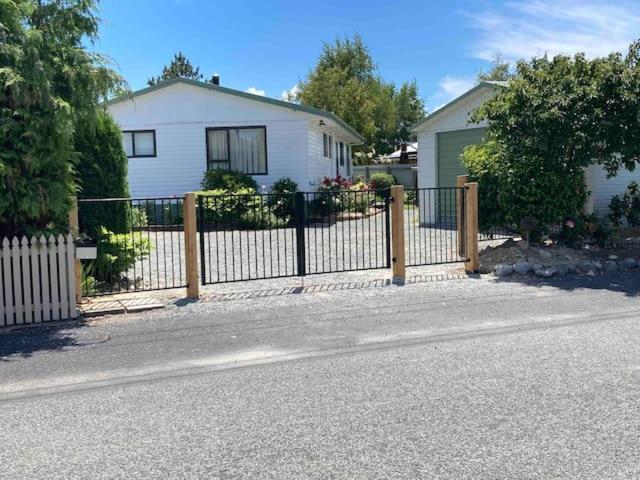 Terrific House On Totara Drive Twizel Exterior foto